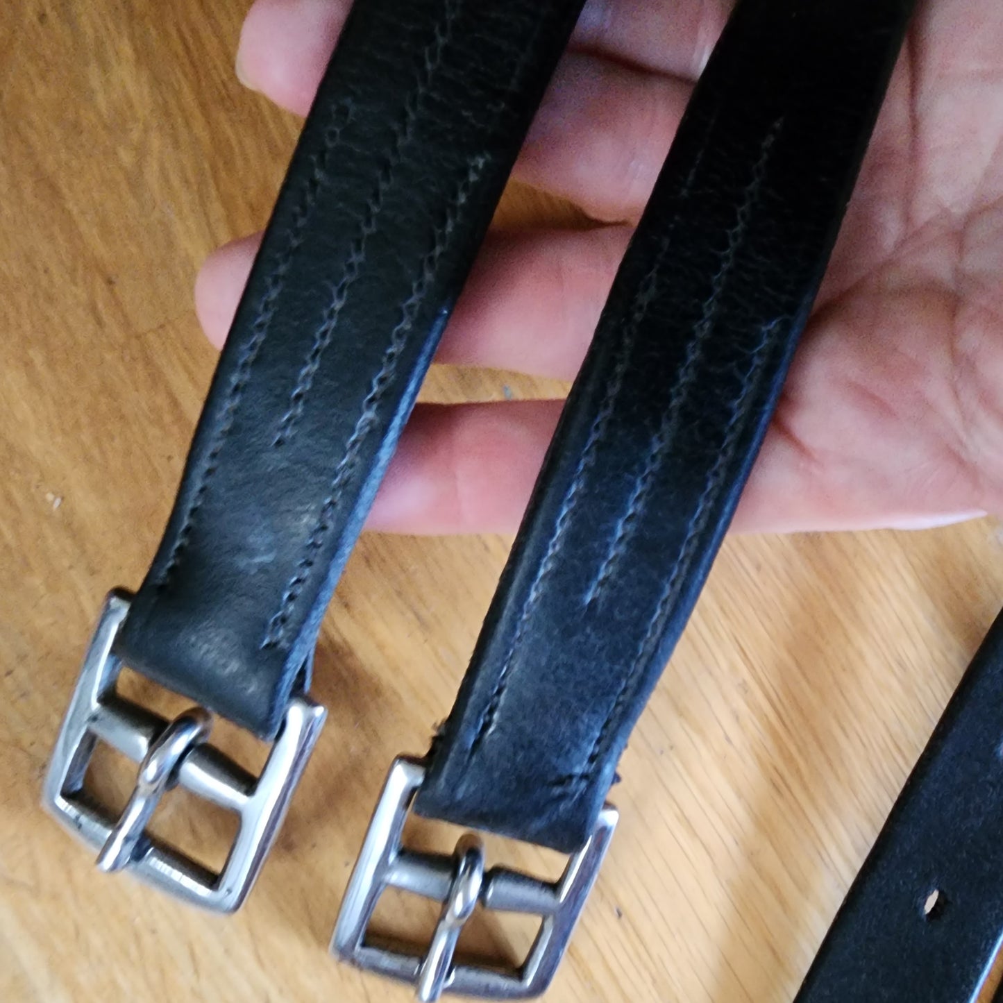 Black stirrup leathers, 155cm
