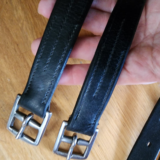 Black stirrup leathers, 155cm