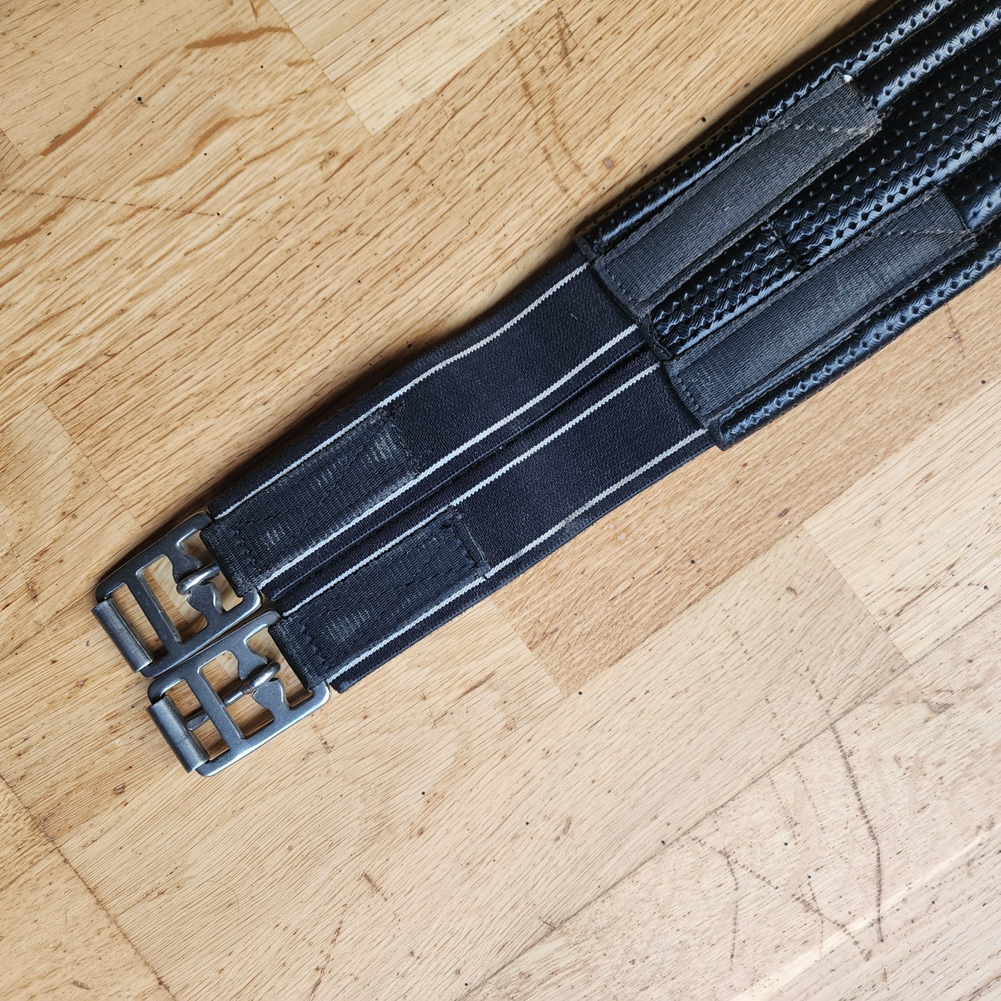 Black elasticated girth 56". Pre loved