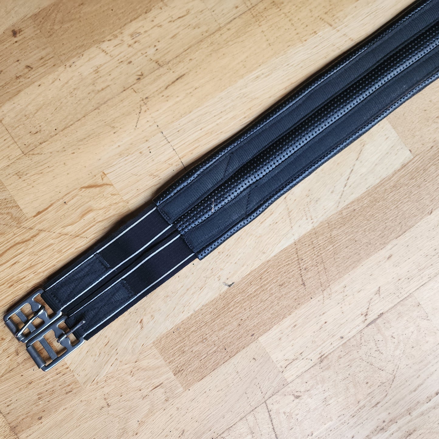 Black elasticated girth 56". Pre loved