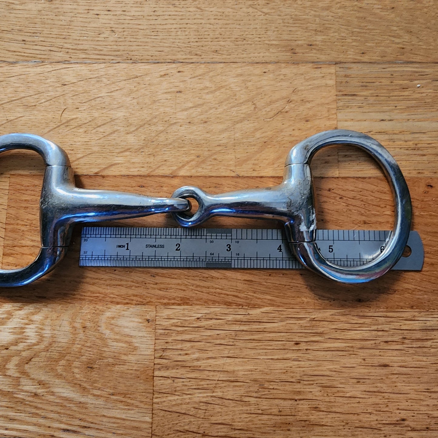 Stainless steel single jointed eggbutt snaffle bit