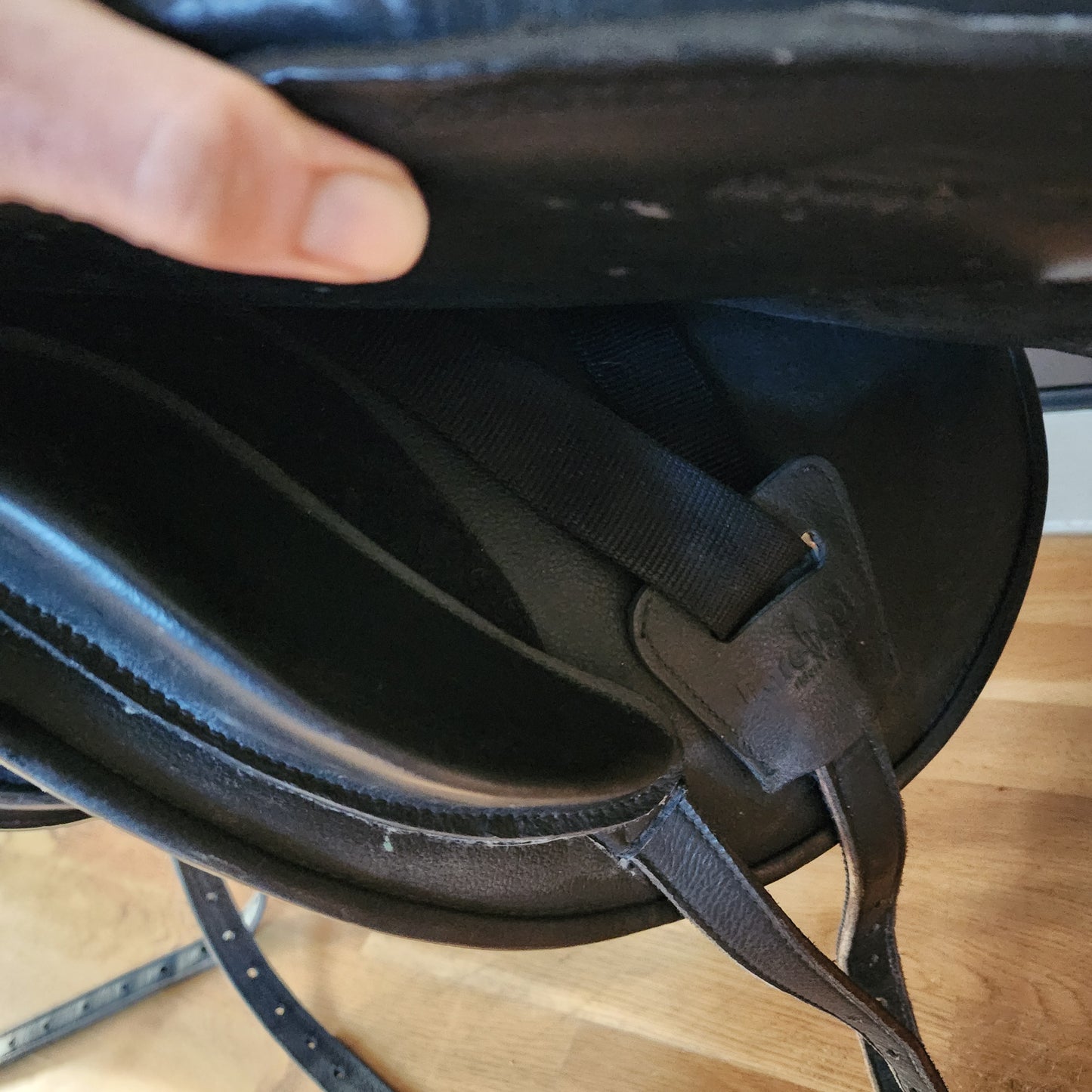 Barefoot treeless dressage saddle 17.5 / 18"