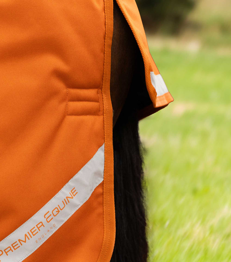 PE Stratus 1200 Series 200g Turnout Rug with Classic Neck Cover