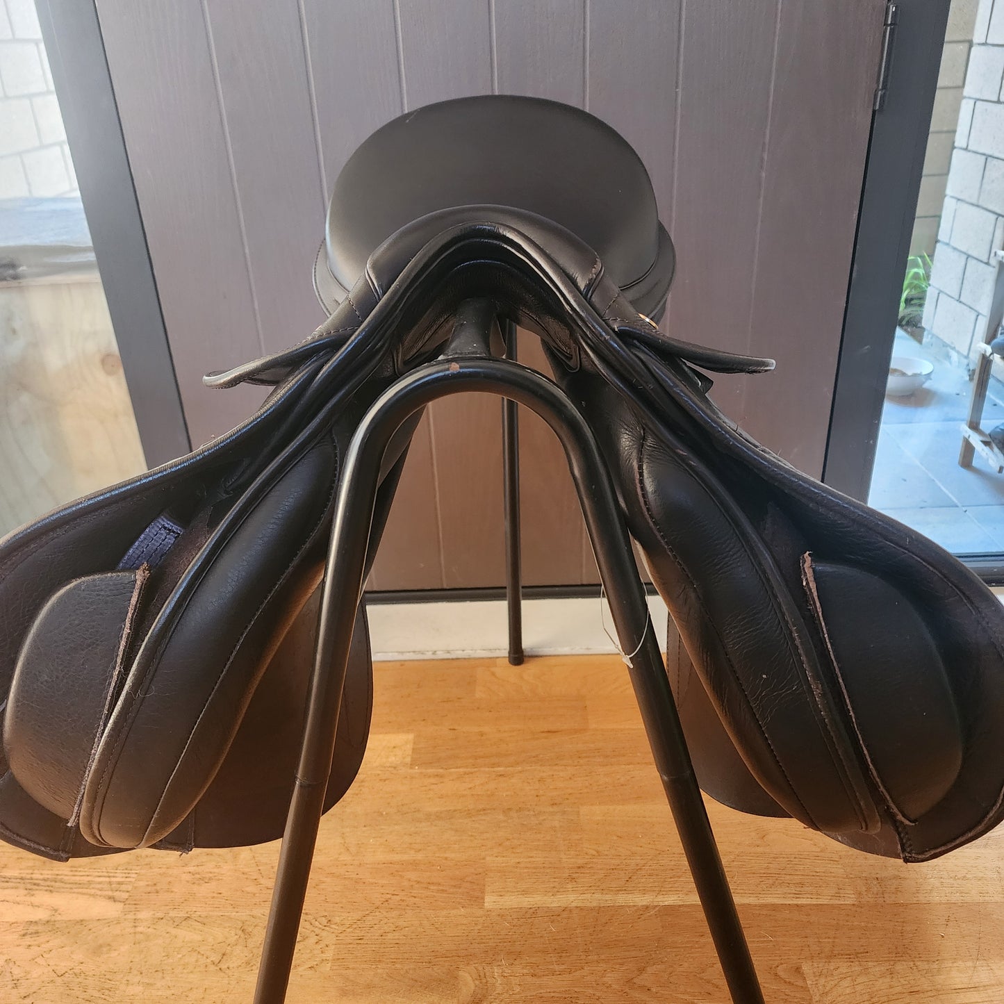 Kent and Masters brown leather 17'5" GP saddle. Pre loved