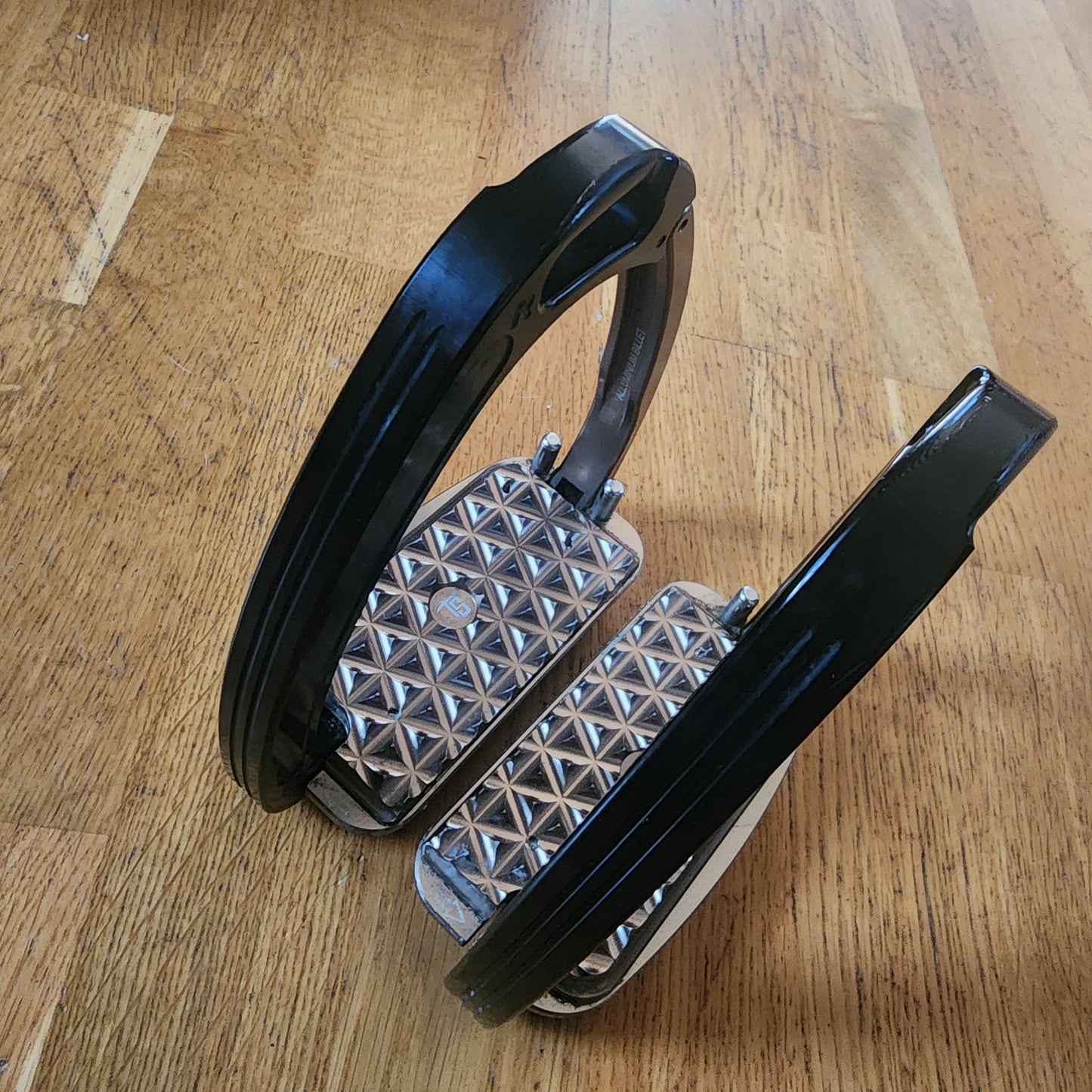 Tech safety stirrups. Pre-loved