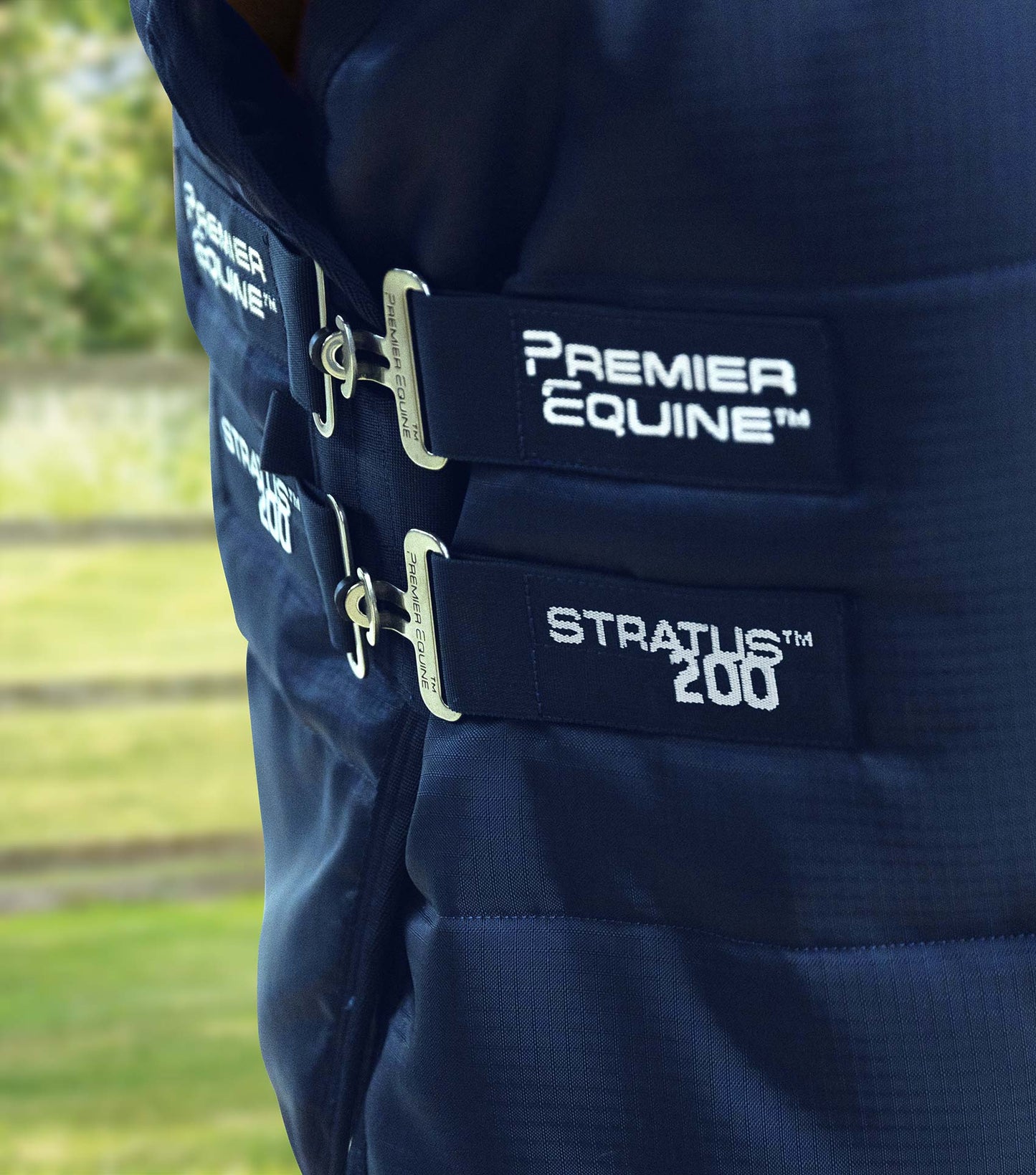 Description:Stratus 200g Stable Rug with Neck Cover_Colour:Navy_Position:5