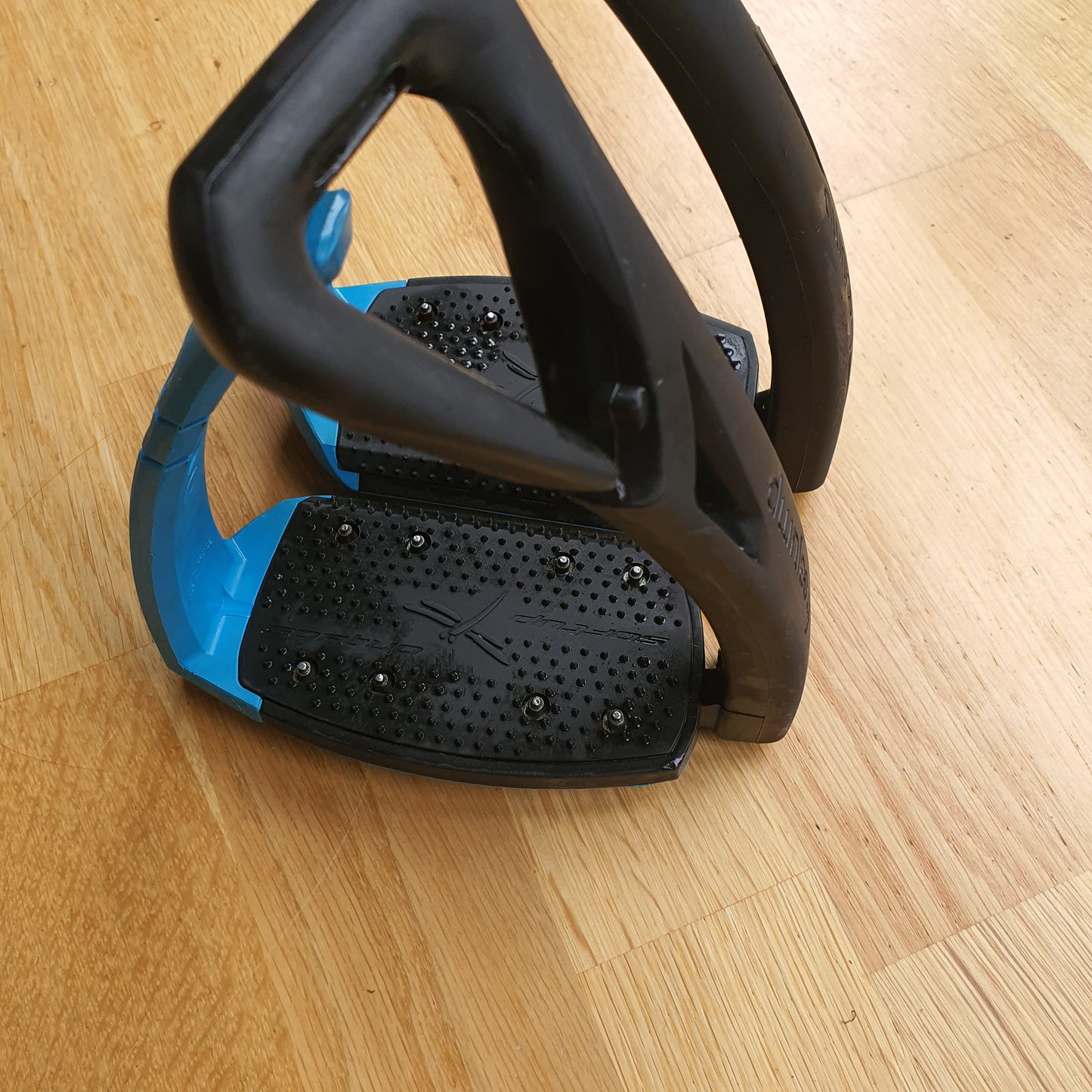 FreeJump blue and black soft up Pro stirrups - Robyn's Tack Room