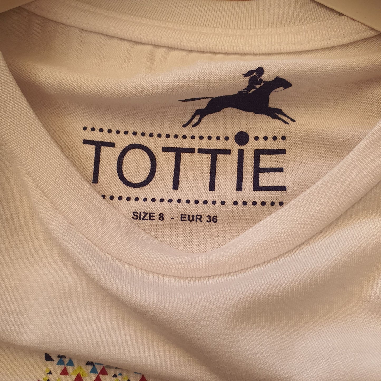 Totti White Casual T Shirt, Ladies Size 8 Brand new!