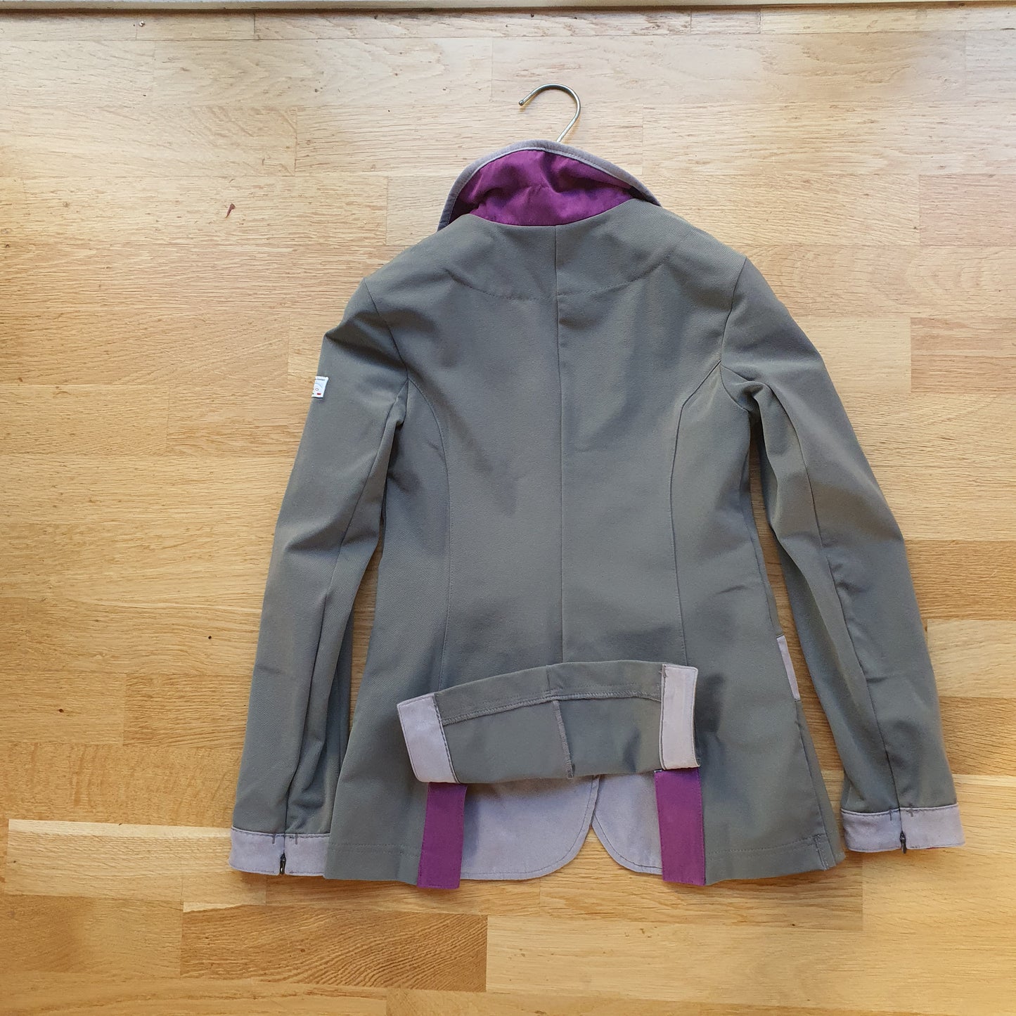 Animo grey show jacket girls age 10