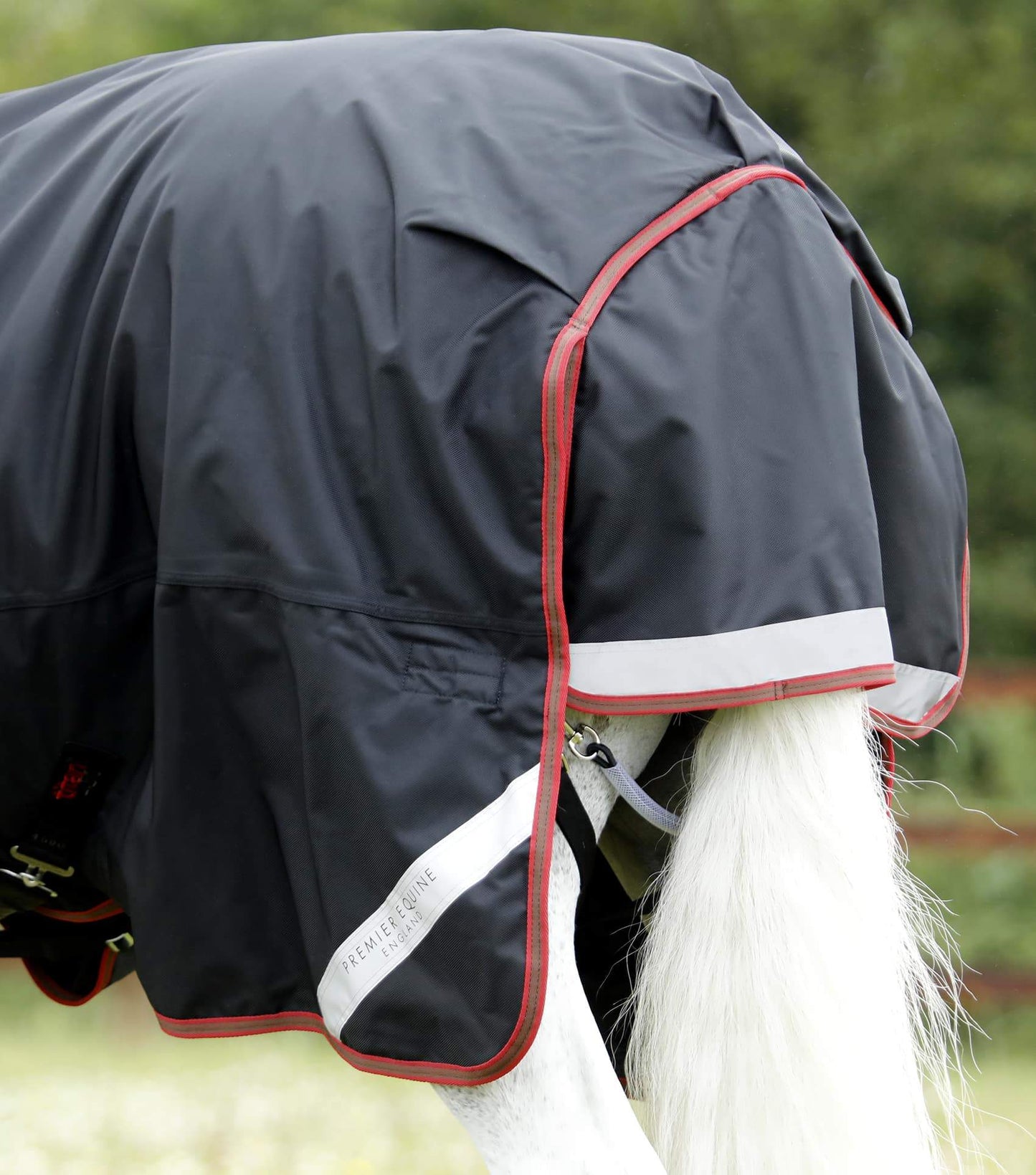 Premier Equine Titan 450g Turnout Rug with Snug fit detachable Neck Cover
