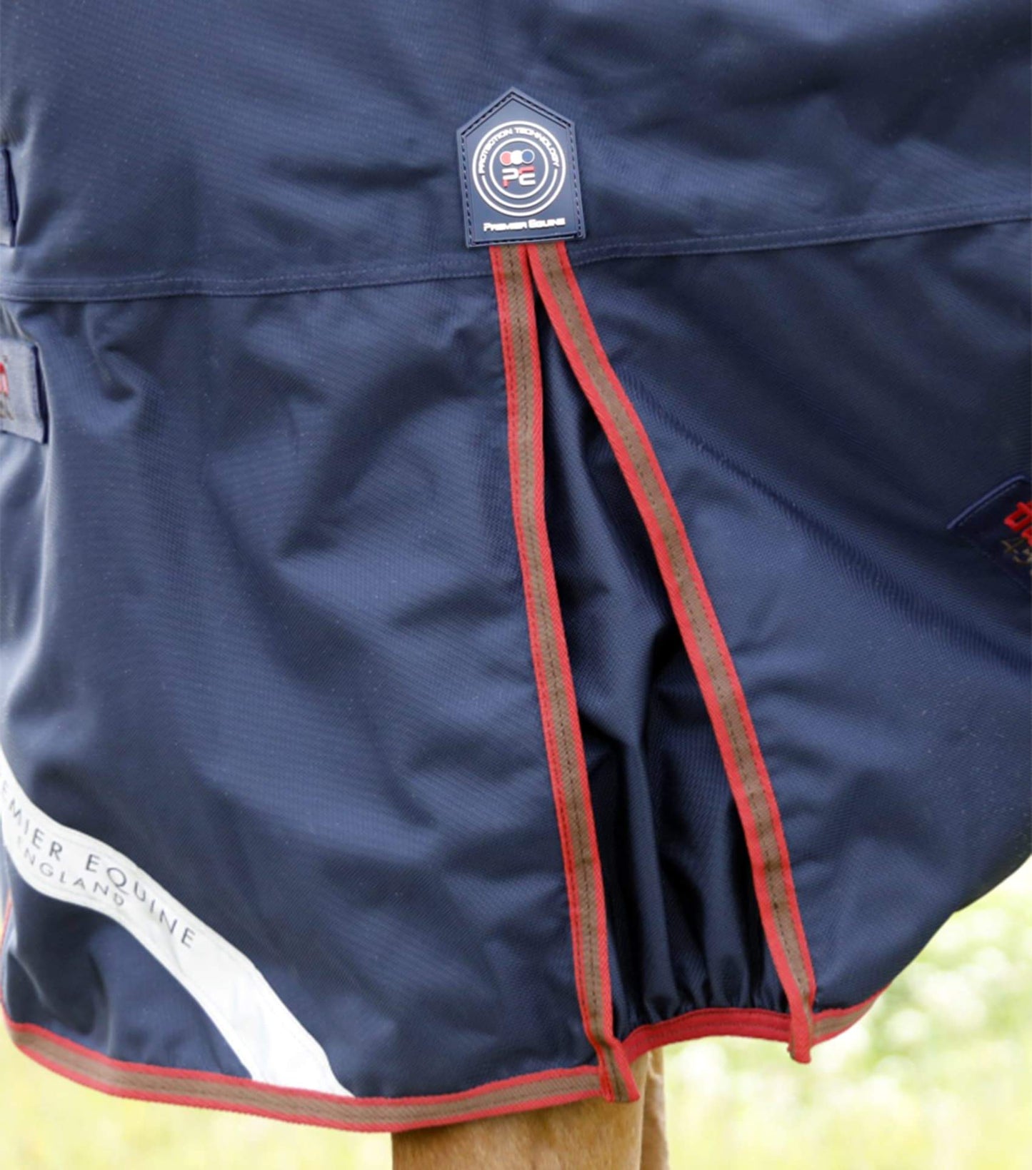 Premier Equine Titan 450g Turnout Rug with Snug fit detachable Neck Cover