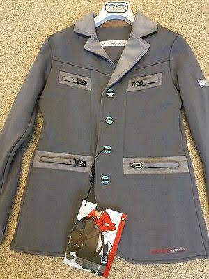 Animo boys grey show jacket (boys size / age 11)