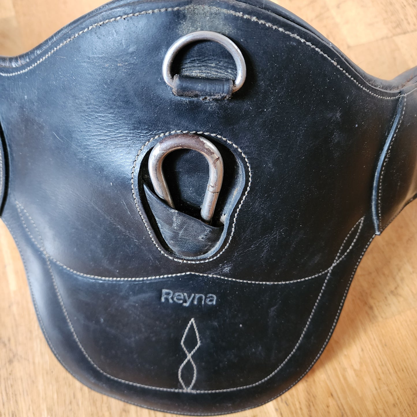 Reyna black leather stud guard girth 65cm - pre-loved