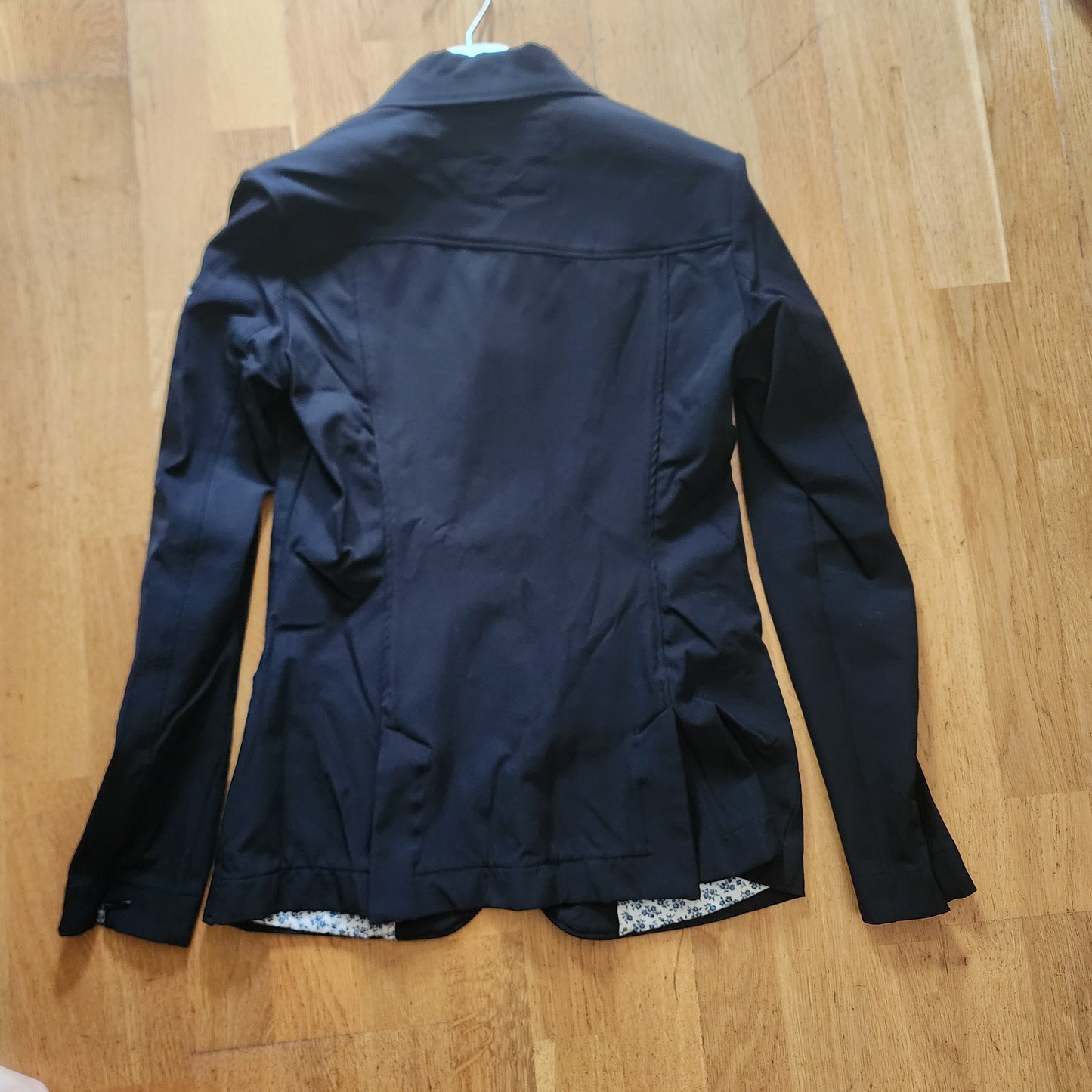 Animo black show jacket ladies size 10 (Italian size 42)