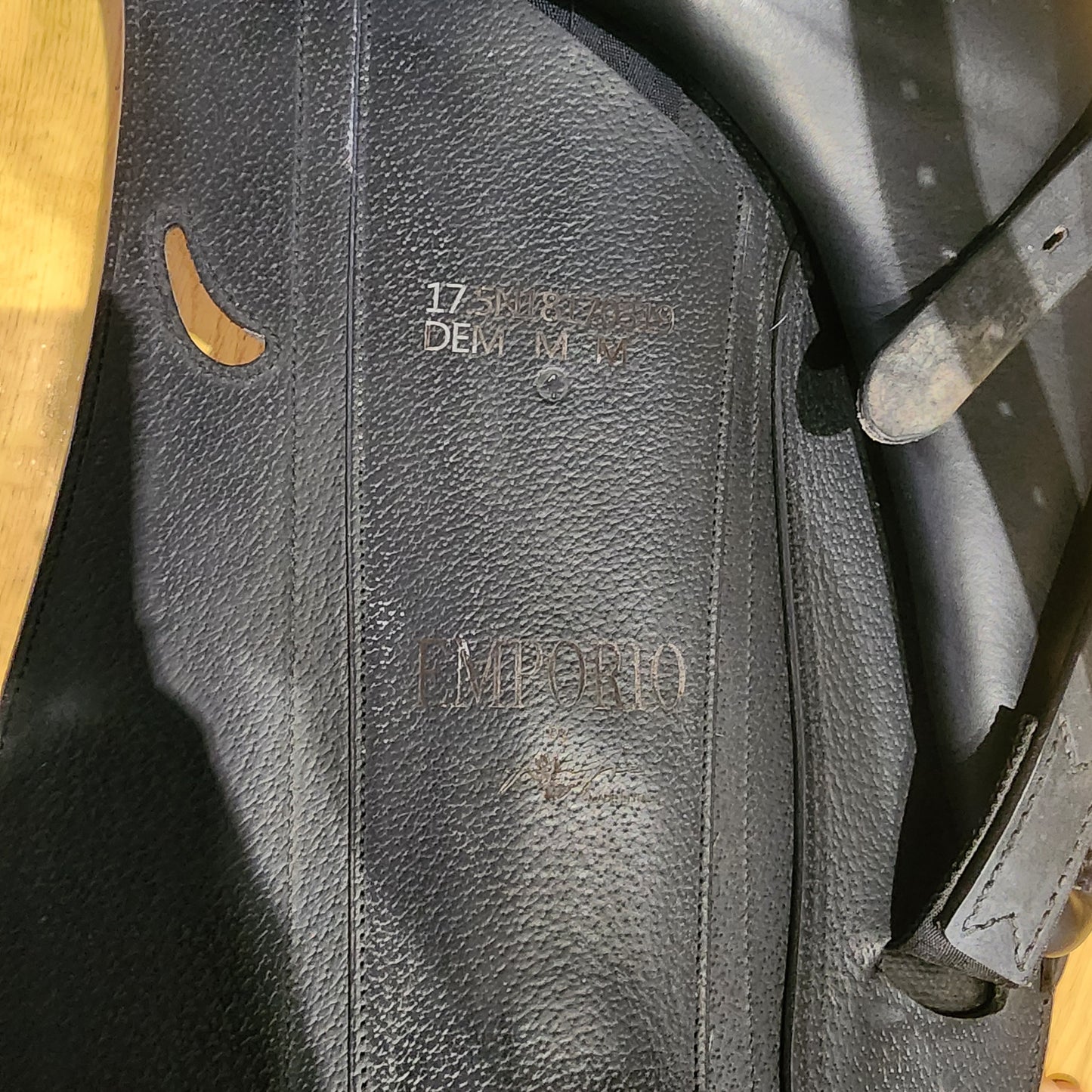Equipe Emporio black leather dressage monoflap saddle 17.5" medium wide