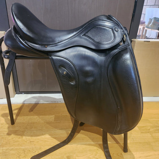 Fenmore Bella black leather dressage saddle 18" medium wide to wide