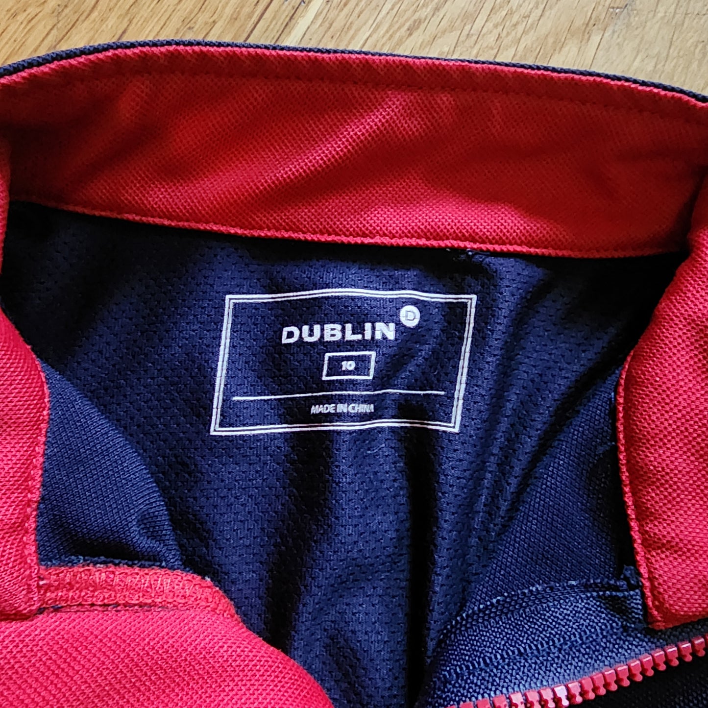 Dublin navy and red kids show / training shirt. Age 10. Pre-loved