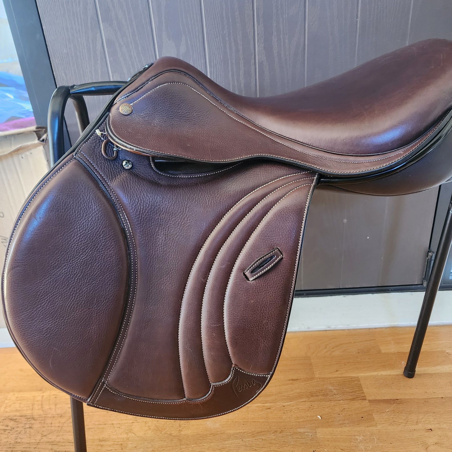 Pessoa Tomboy brown leather jump saddle. 17", interchangeable gullet