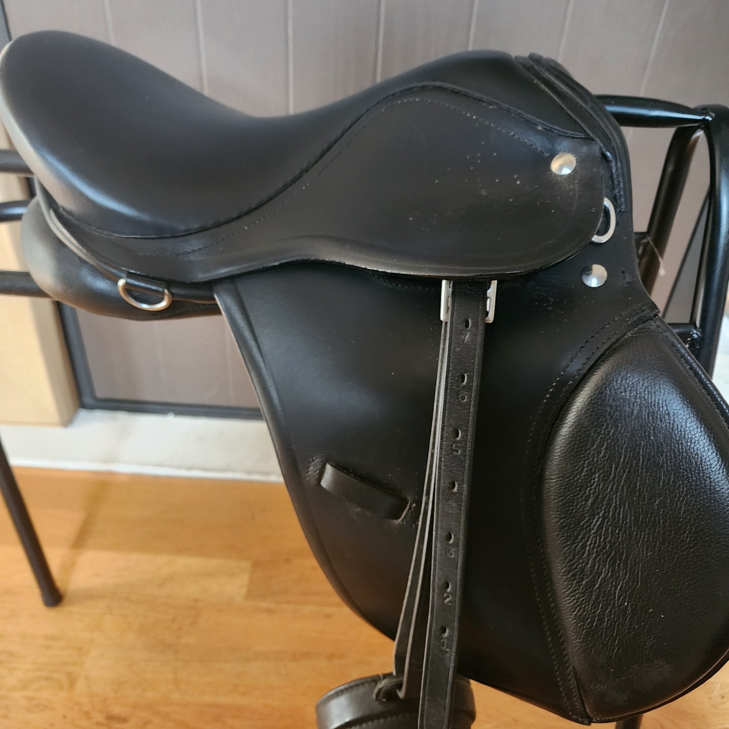 Black leather pony GP/Jump saddle 14", wide