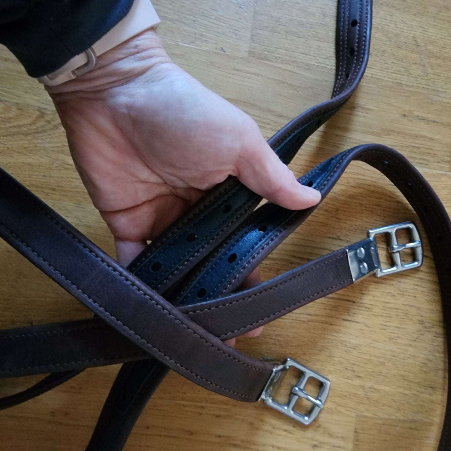 Bates brown stirrup leathers, 137cm. Pre-loved, excellent condition.