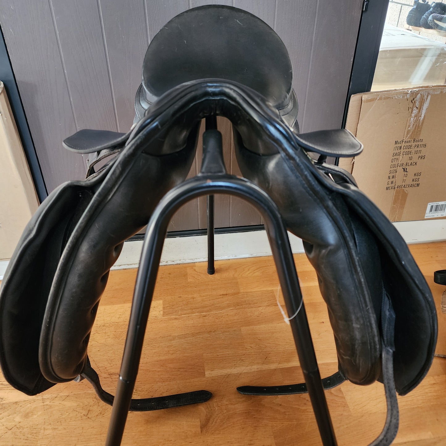 Bates Maestro black leather dressage saddle 17" MW