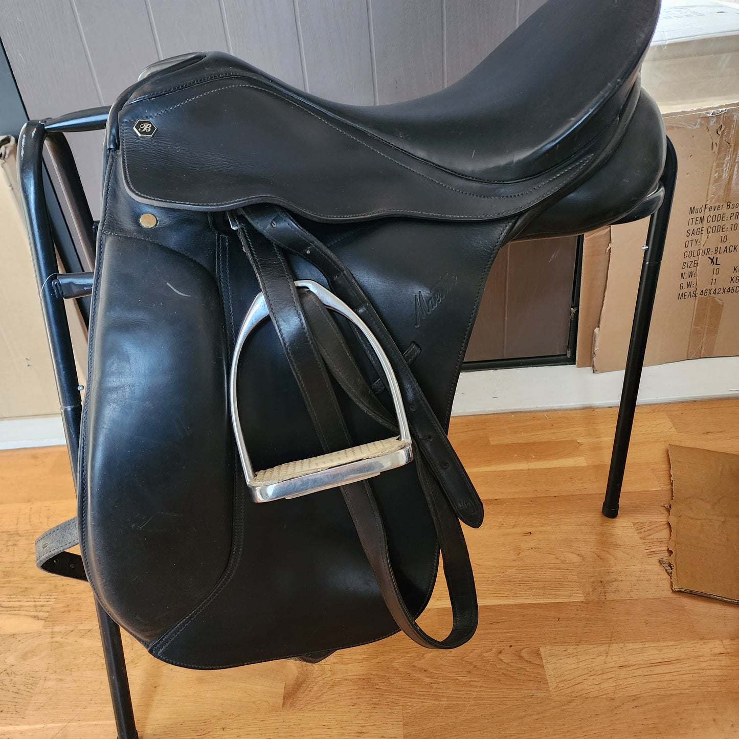 Bates Maestro black leather dressage saddle 17" MW