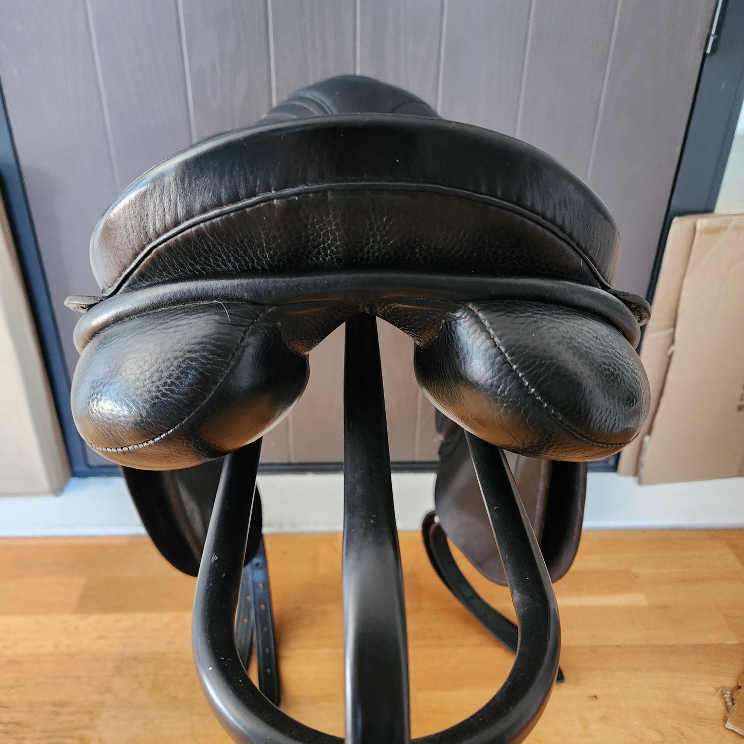 Fenmore black leather dressage saddle 16.5", x wide