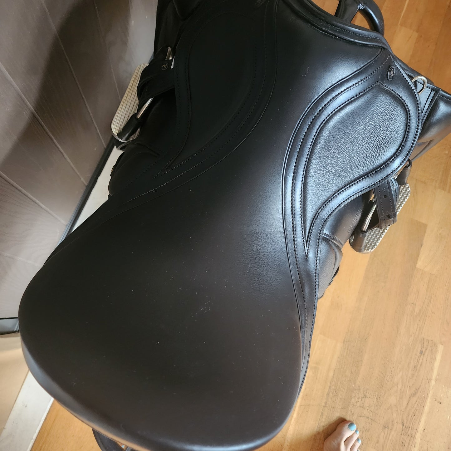 Fenmore Classic black GP saddle 17" MW. New condition