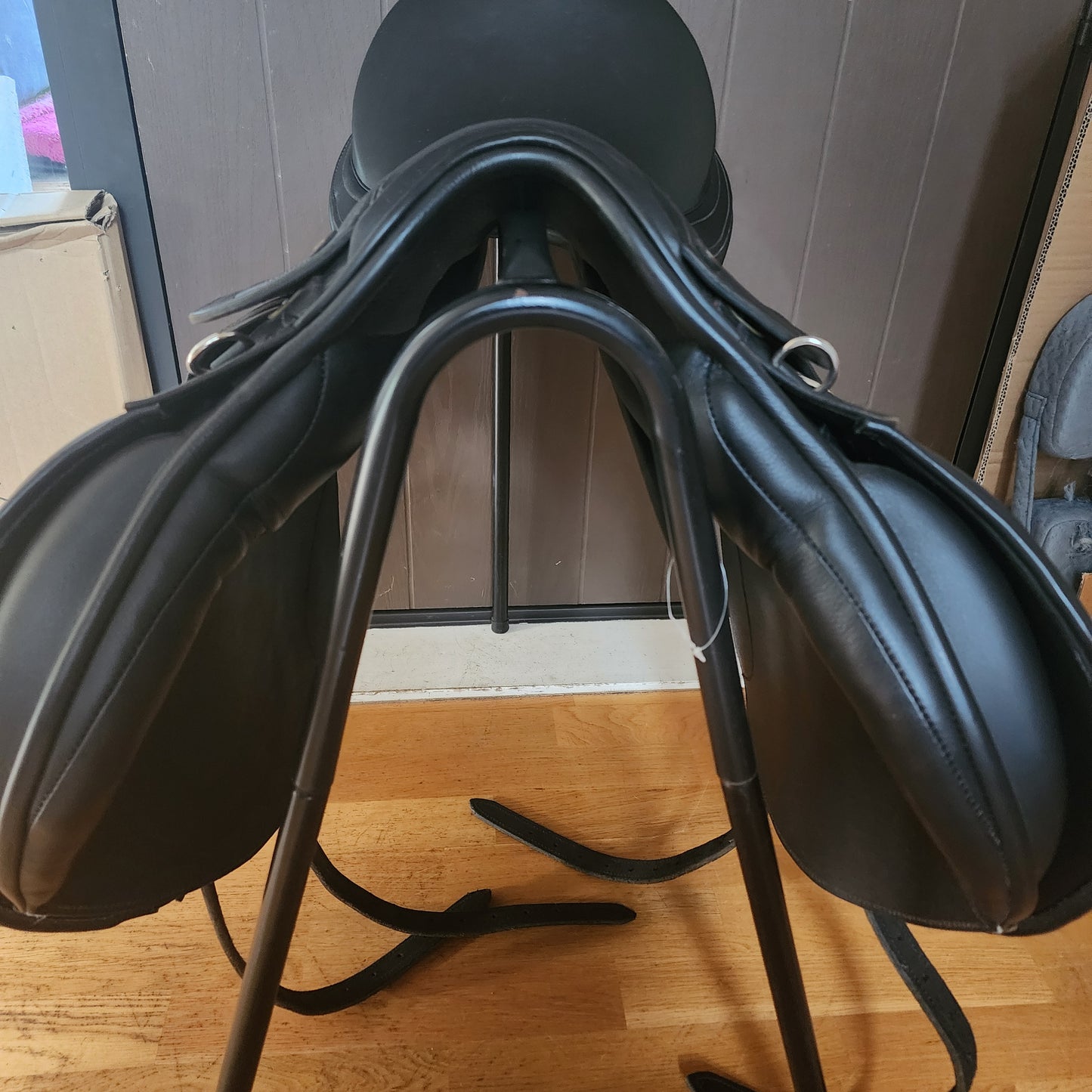 Fenmore Classic black GP saddle 17" MW. New condition