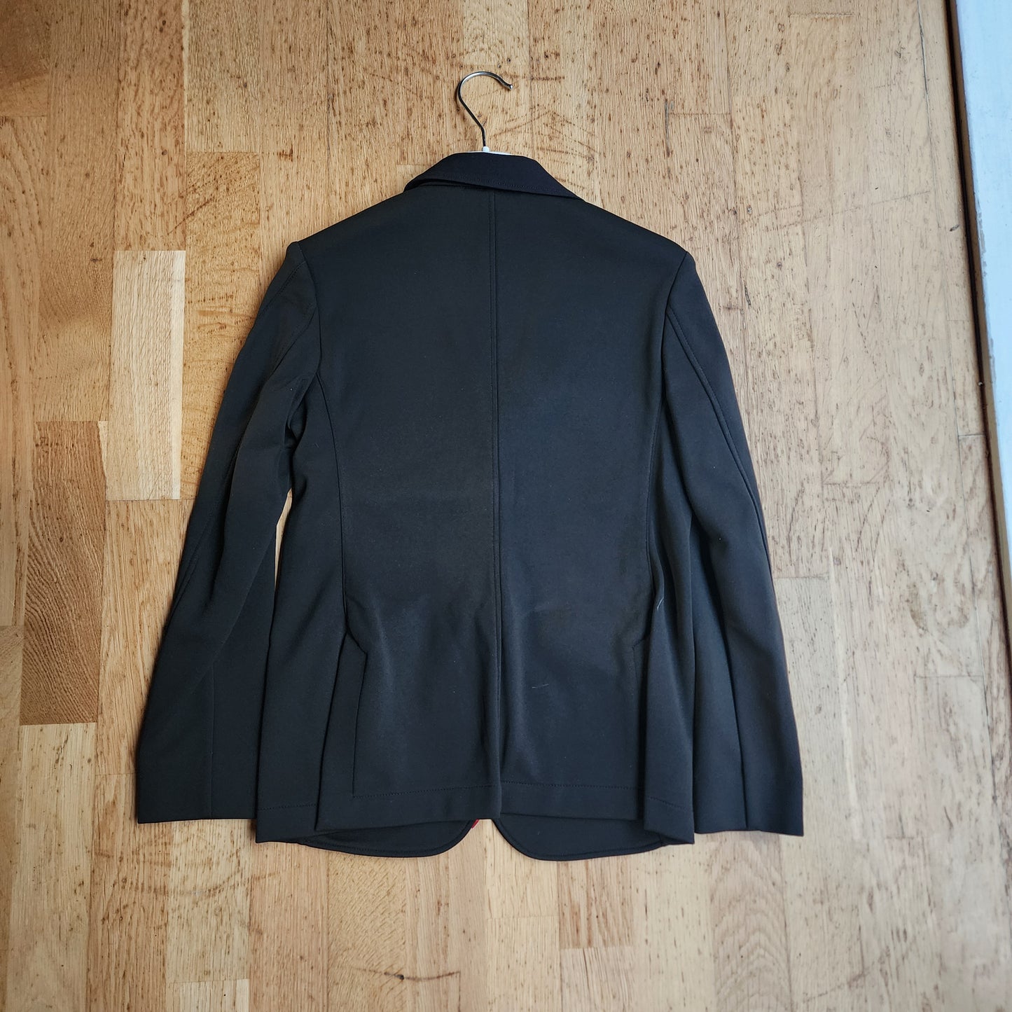 Animo black Show Jacket kids age 11. Brand new.