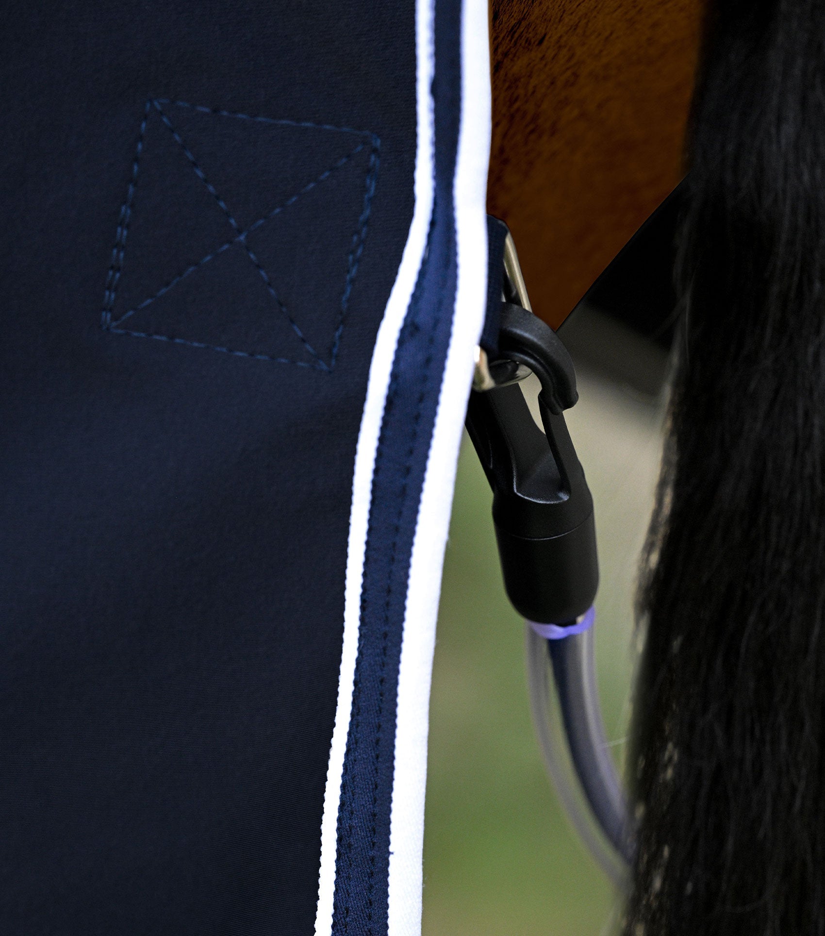 Description:Airtech horse cooler rug_Colour:Navy_Position:6