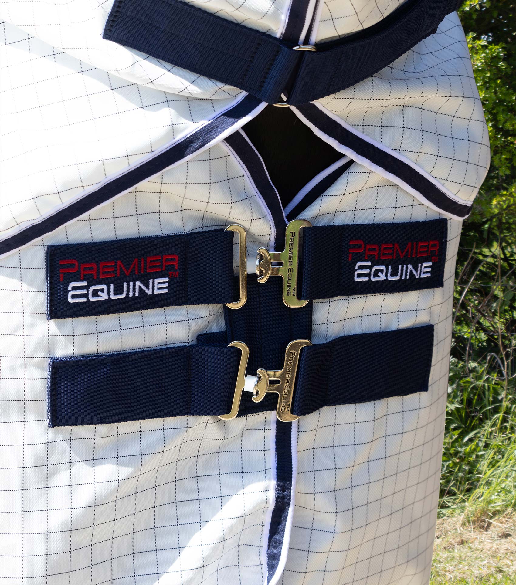 Description:Cotone Stable Sheet with neck cover_Colour:Navy Check_Position:2
