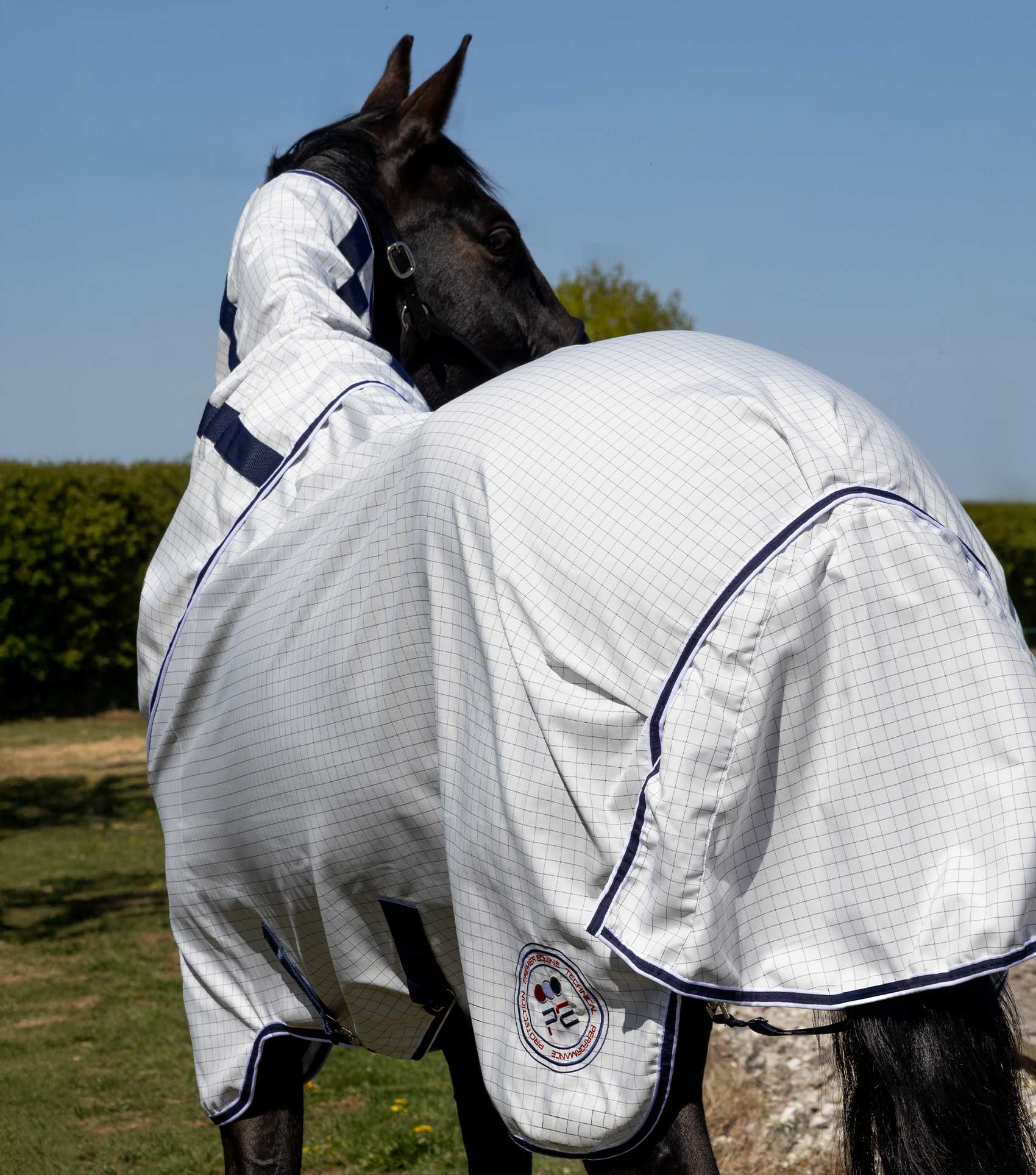 Description:Cotone Stable Sheet with neck cover_Colour:Navy Check_Position:6