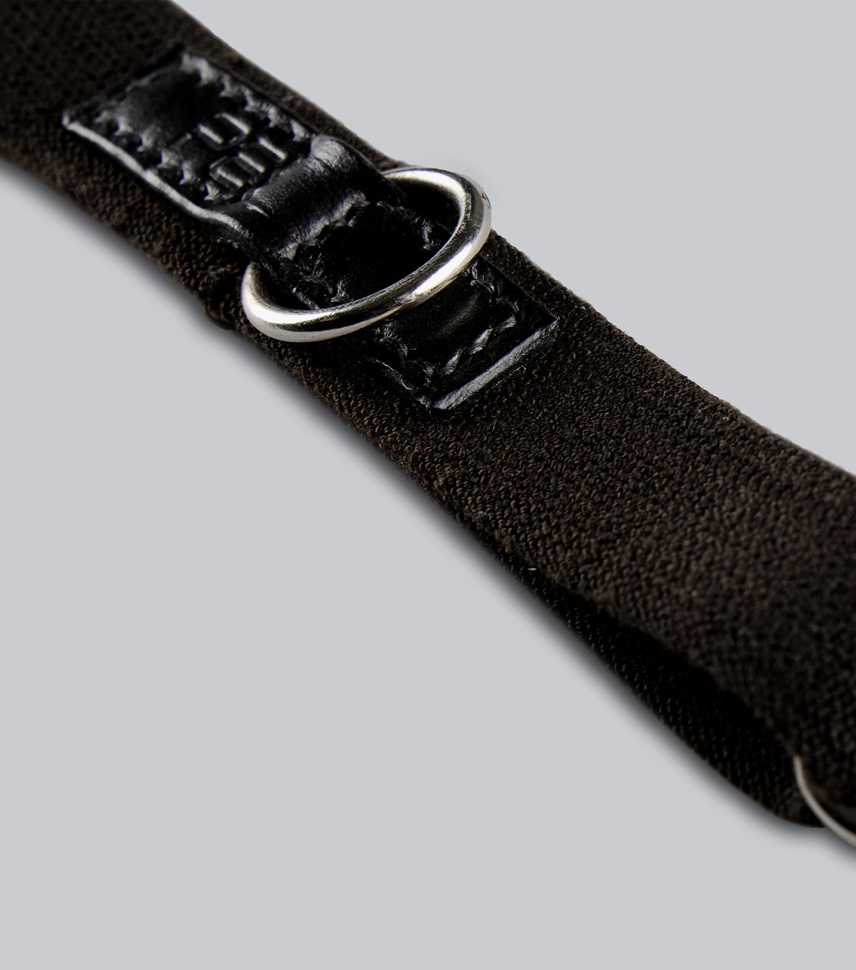 Decription:Elastic Curb Strap_Colour:Black_Position:4