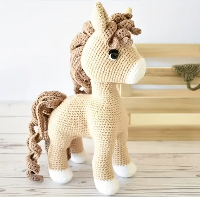 Crochet kit - little palomino pony with curls