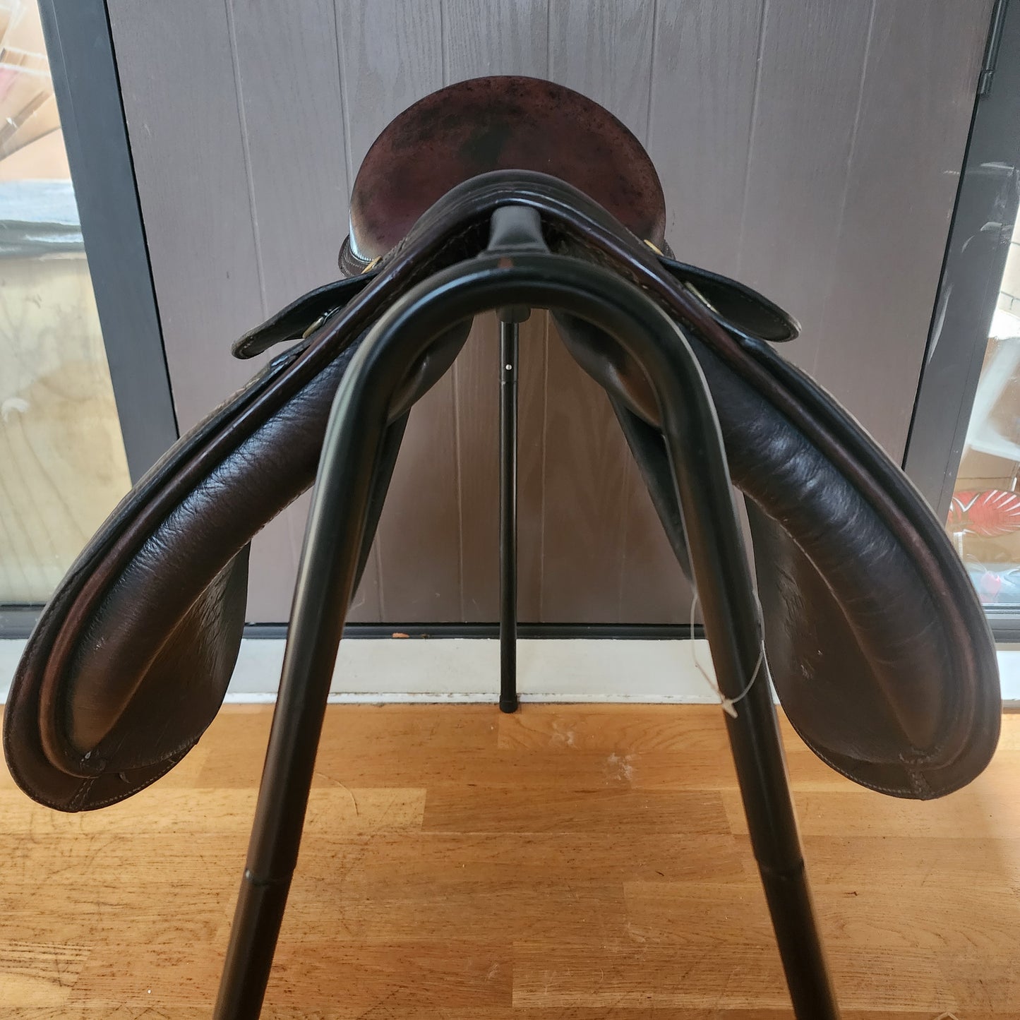Bates brown leather pony show saddle 15", wide