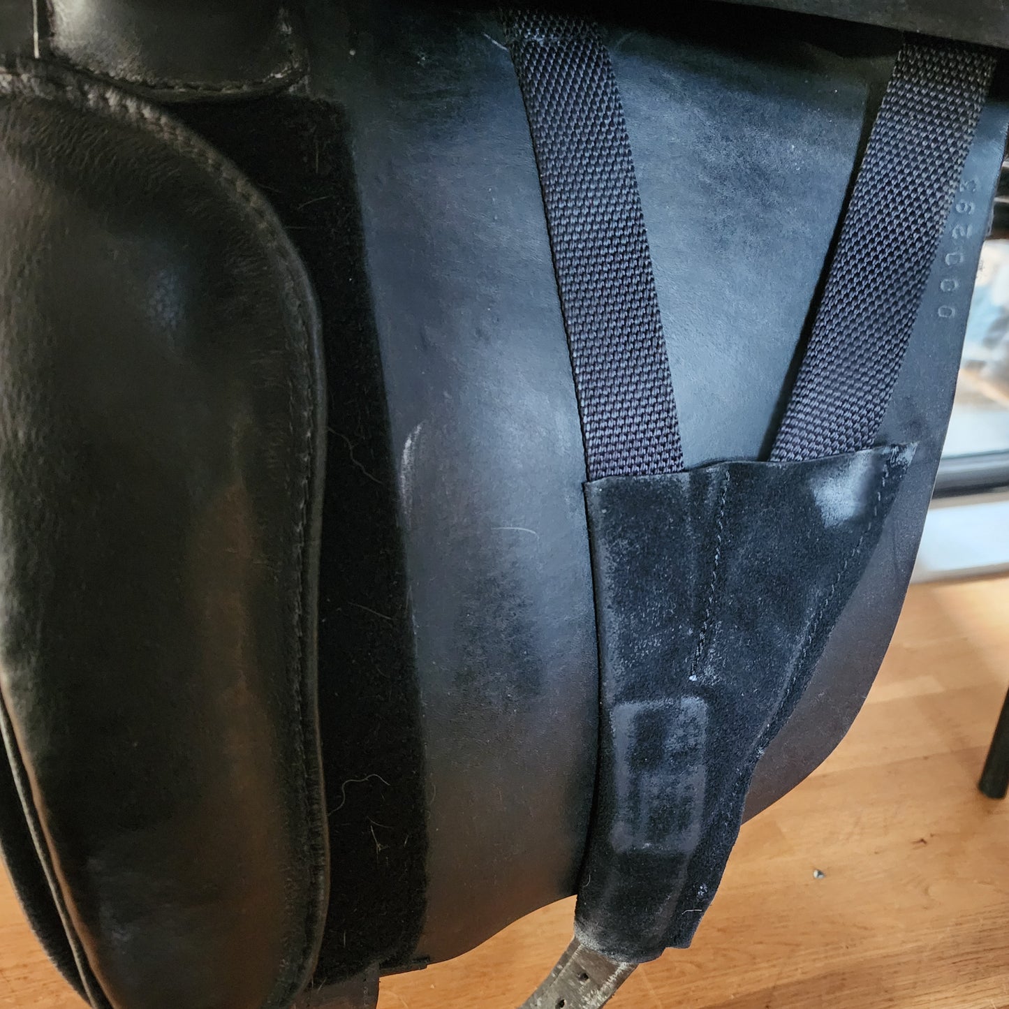 Trekker black leather treeless dressage saddle 17.5 / 18"