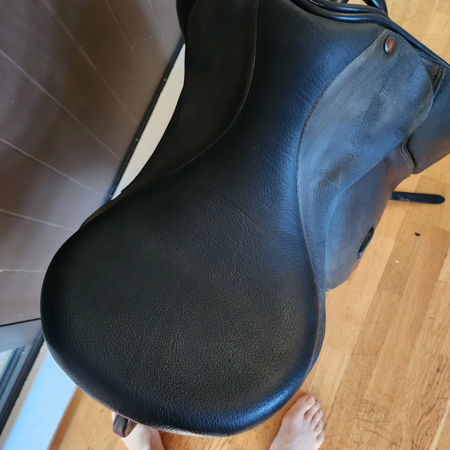 NSC black buffalo leather dressage saddle 18", MW