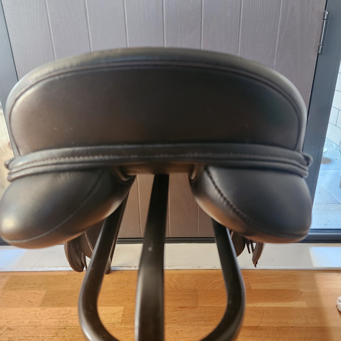 Kent and Masters brown leather 17'5" GP saddle. Pre loved