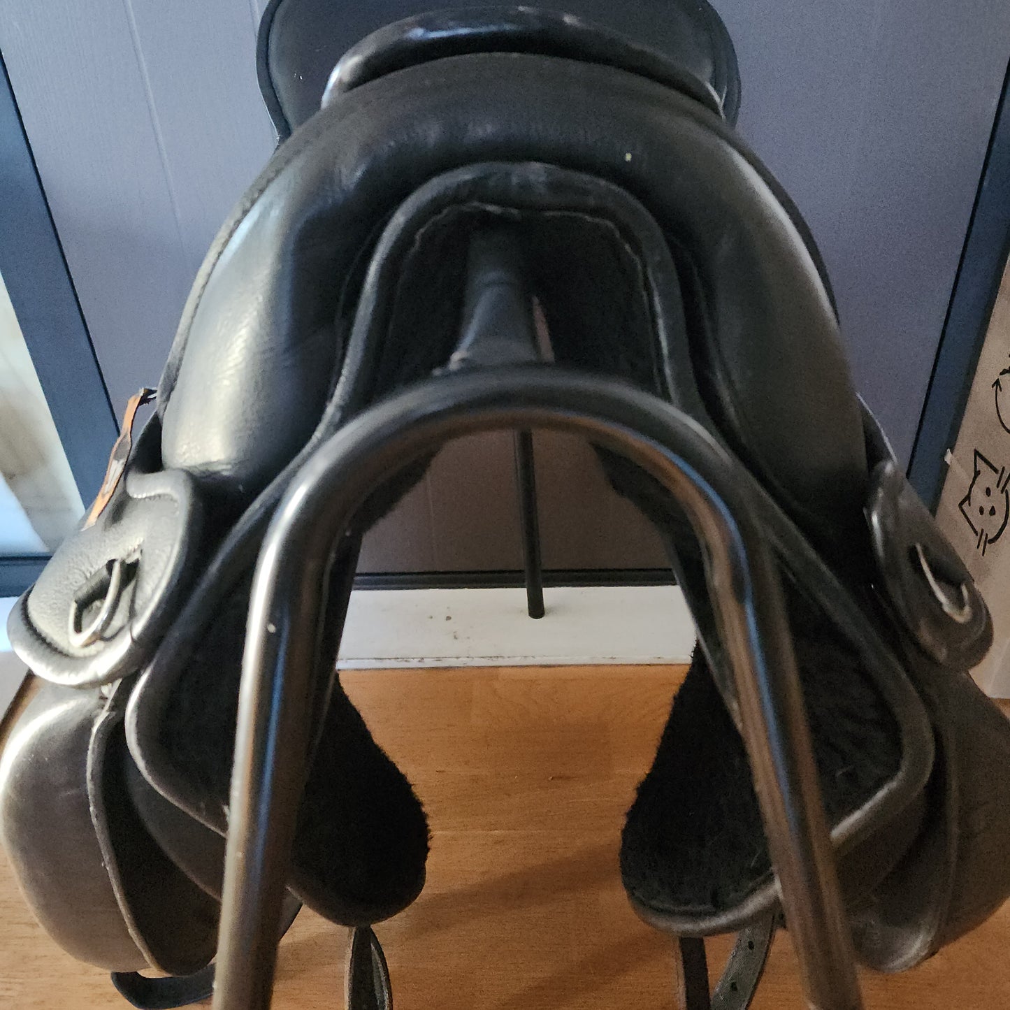 Barefoot treeless dressage saddle 17.5 / 18"