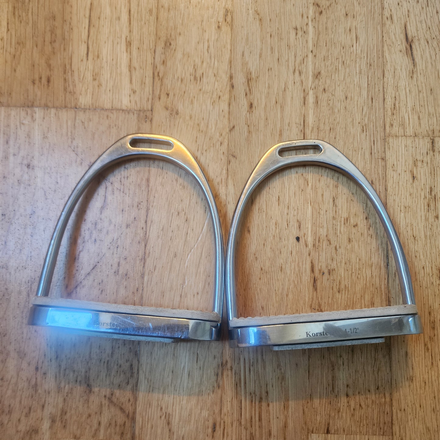 Korsteel stainless steel Stirrup Irons 4 1/2"