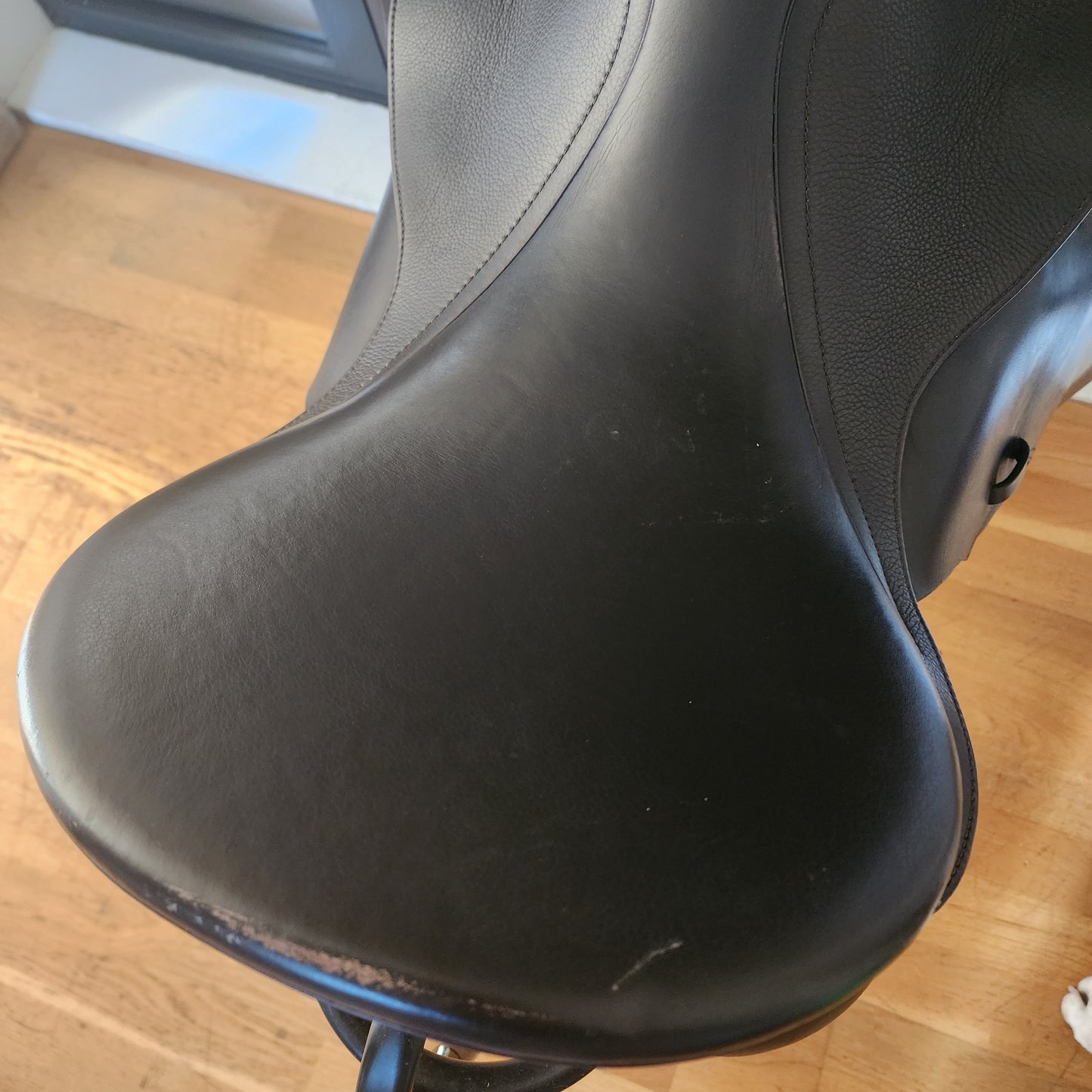 Kent and Masters brown leather 17'5" GP saddle. Pre loved