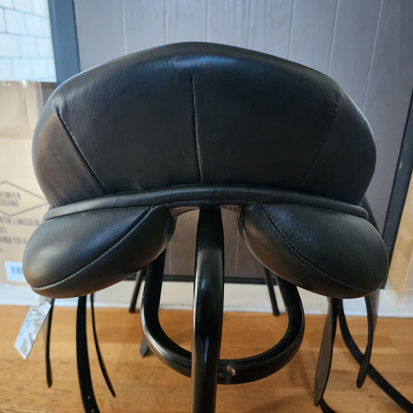 Santa Cruz black leather dressage saddle, 18", wide gullet. New condition