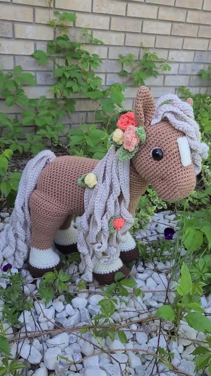 Crochet kit - summer palomino pony