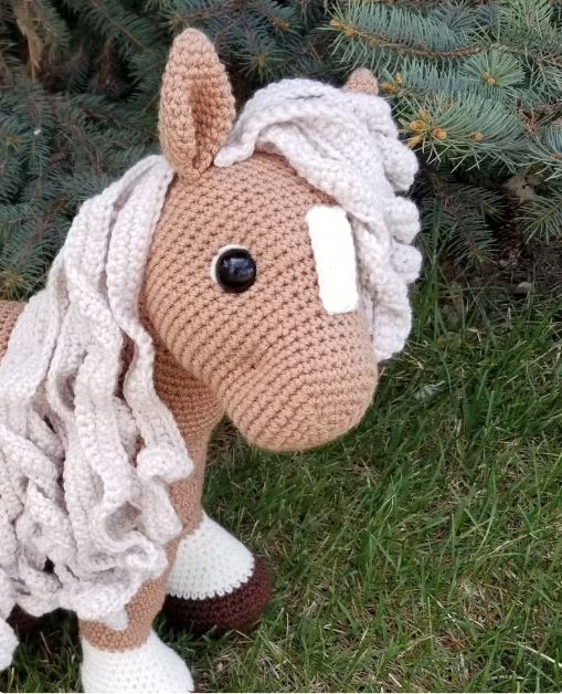 Crochet kit - summer palomino pony
