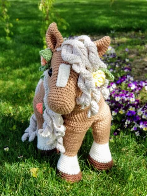 Crochet kit - summer palomino pony