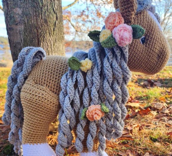 Crochet kit - summer palomino pony