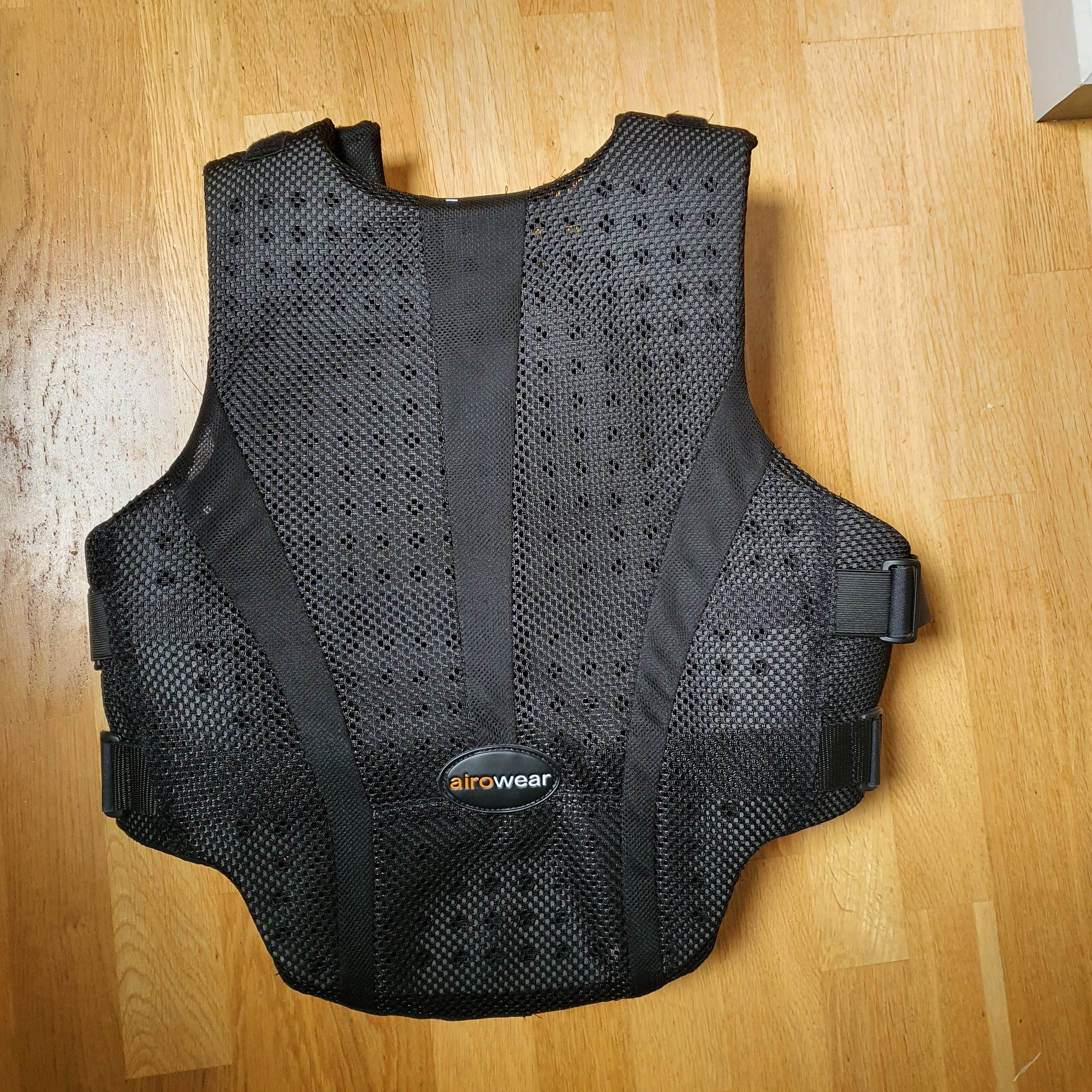 Airowear Outlyne Air mesh body protector (Child Sizes) - Robyn's Tack Room 