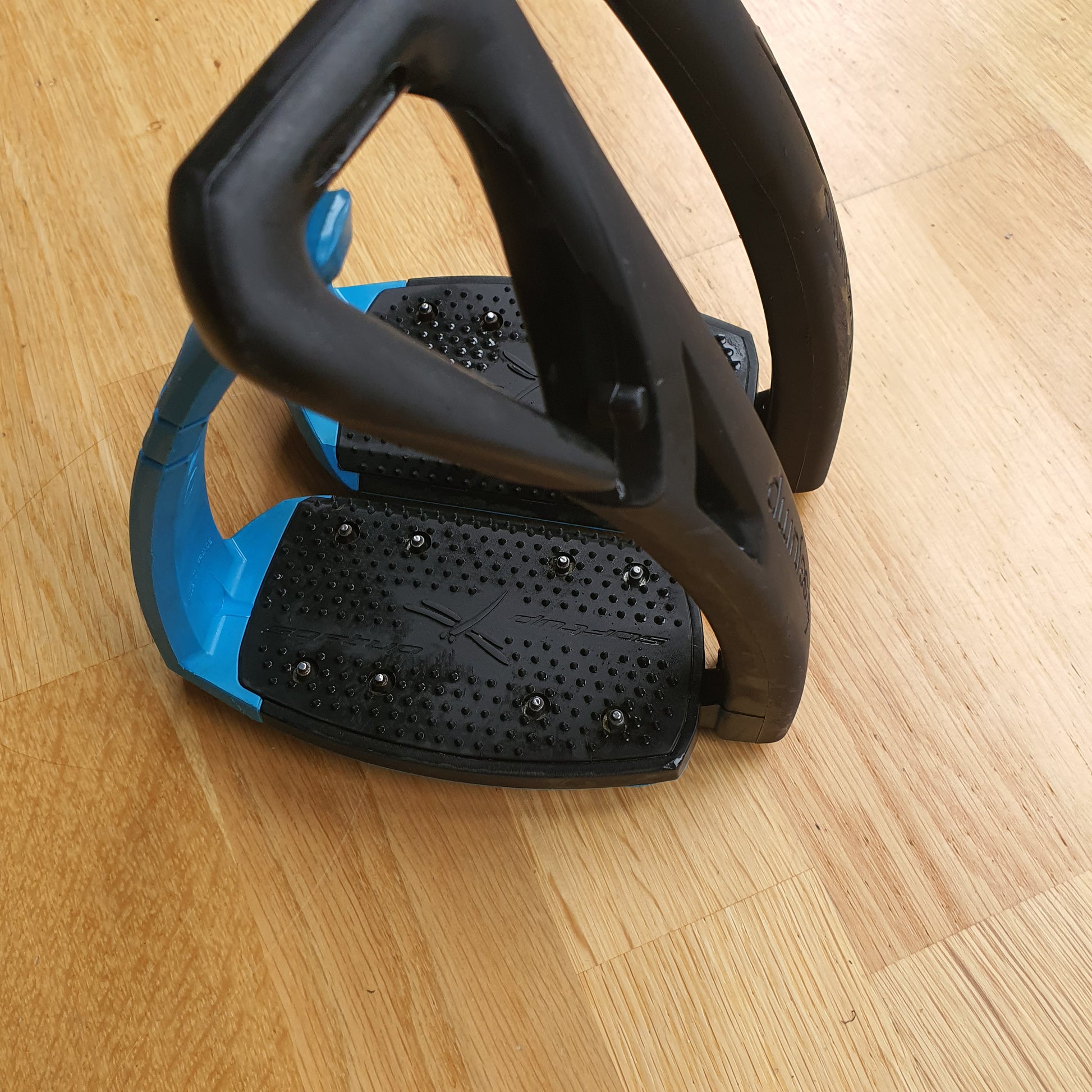 FreeJump blue and black soft up Pro stirrups - Robyn's Tack Room 