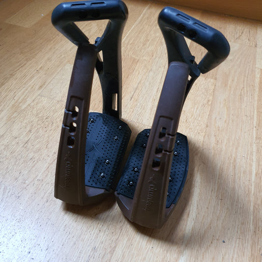 FreeJump brown and black soft up Pro stirrups